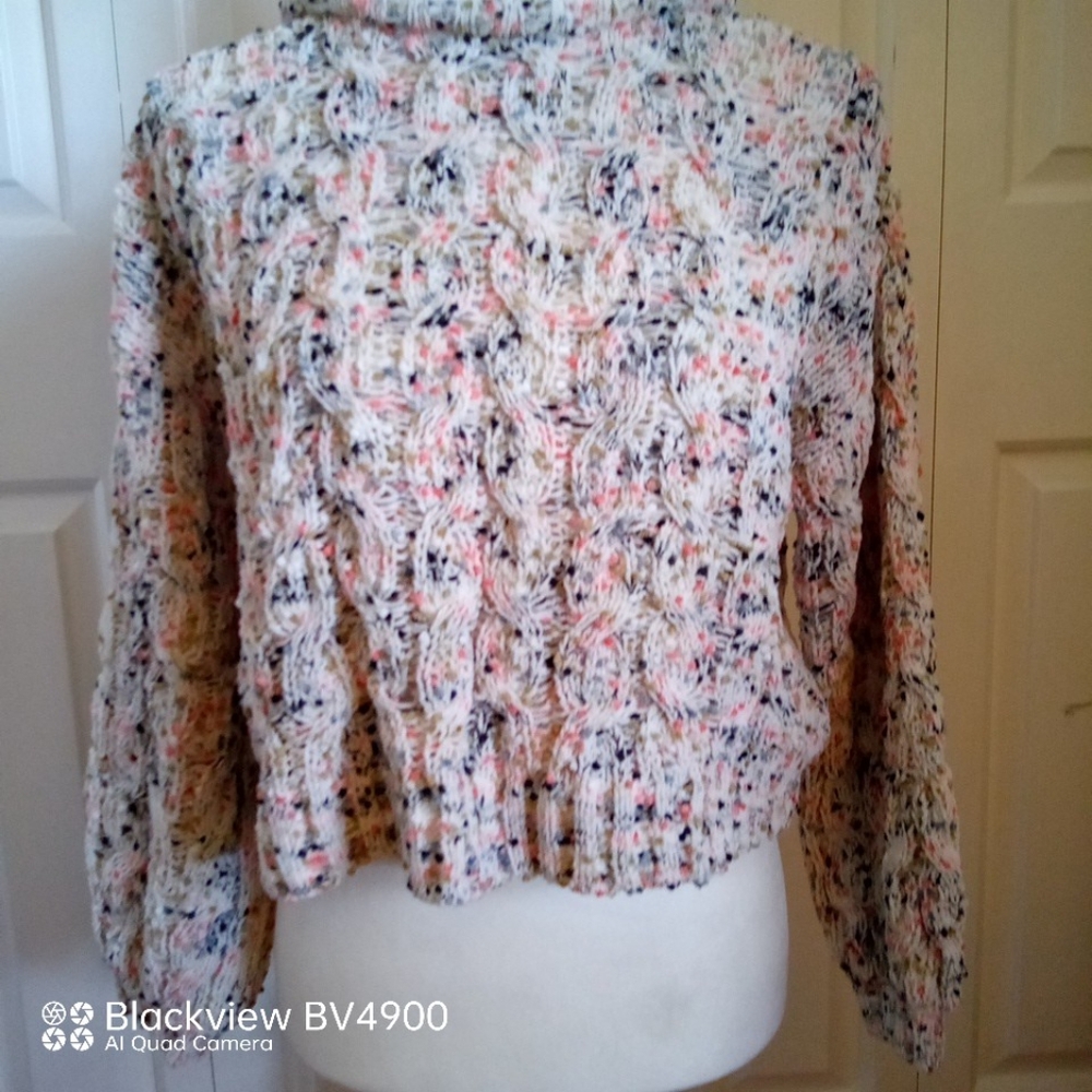Jessica Simpson crop top sweater
